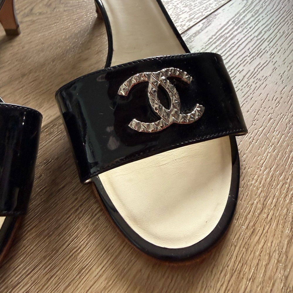 CHANEL Black Patent Leather Slide Mules with Silver CC Logo - Picture 3 of 11